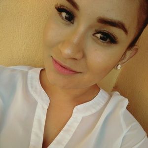 Meet your Posher, Yeya